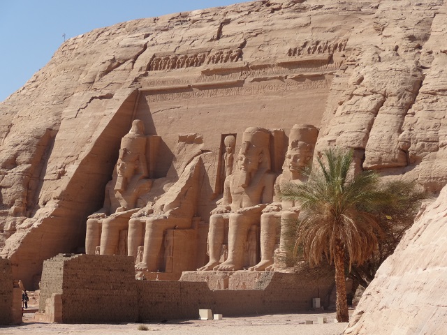 Les quatres colosses de Ramsés © Nicolas Anglade